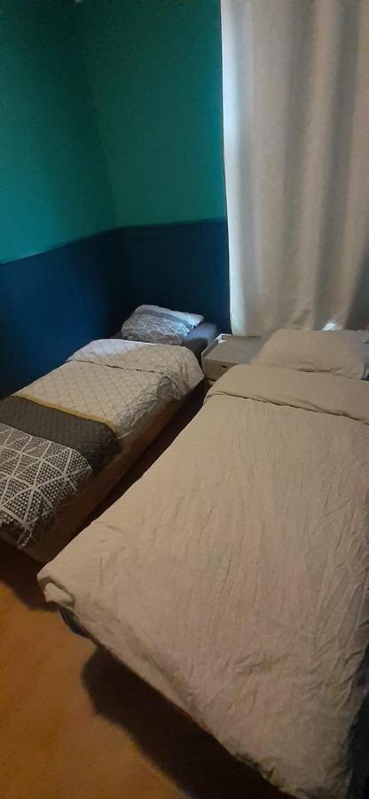Charlotte, Not For Parties, Not A Hotel, Room With Shared Bathroom, No Kitchen Amesterdão Exterior foto